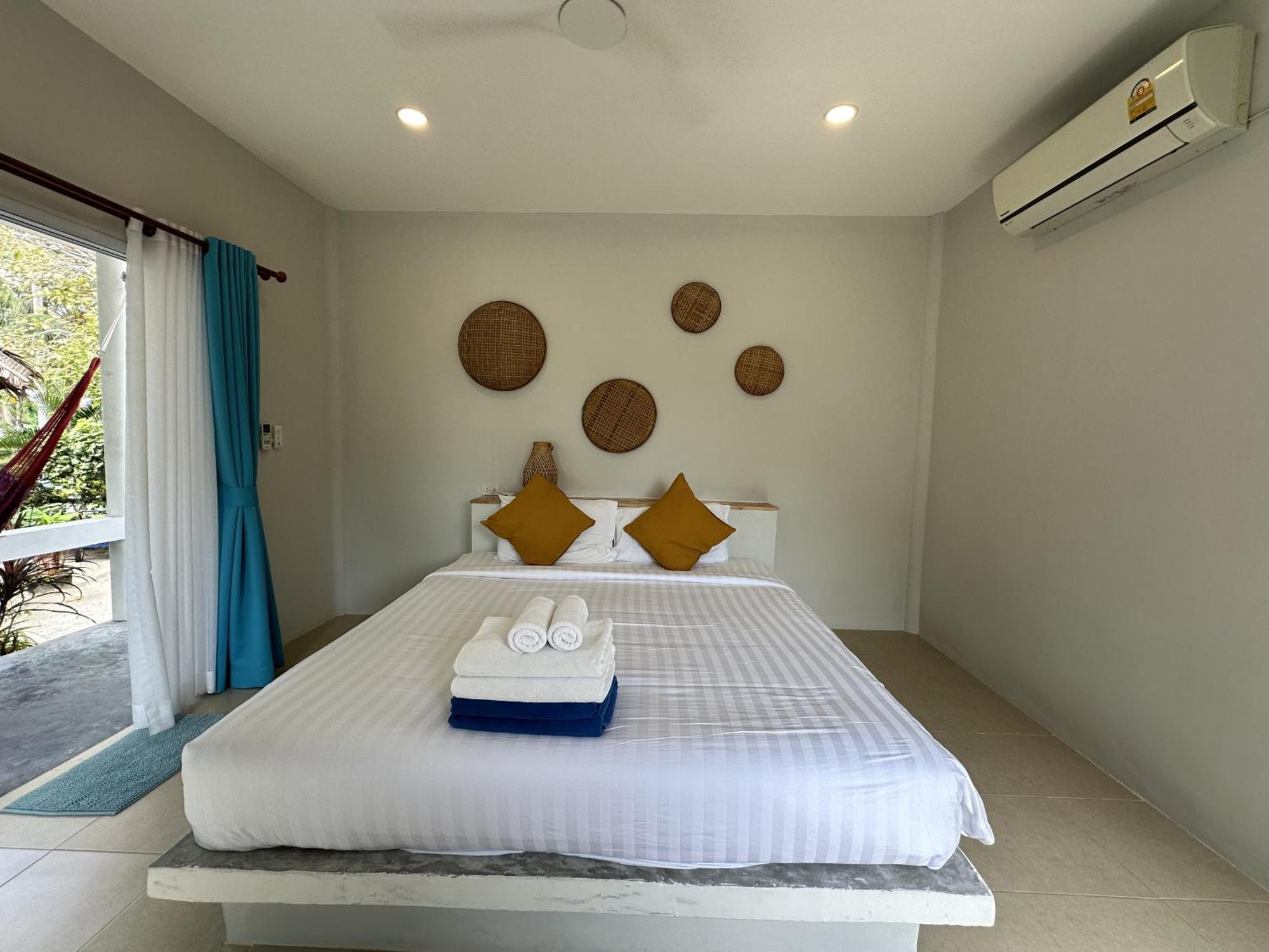 Sand Terrace Beach Bungalows Baan Tai Habitación foto